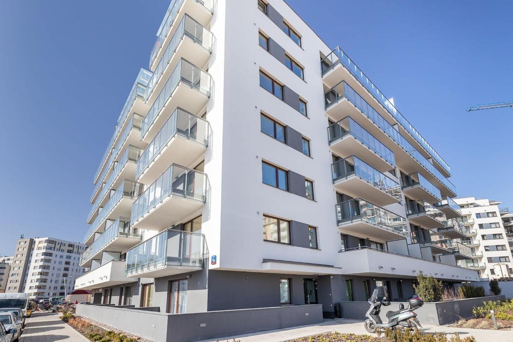 Modern Burakowska By Renters *